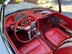 
										1961 Chevrolet Corvette White full									