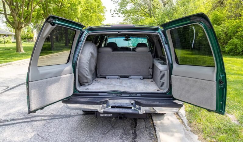 
								1999 Chevrolet K1500 Suburban LT 4X4 full									