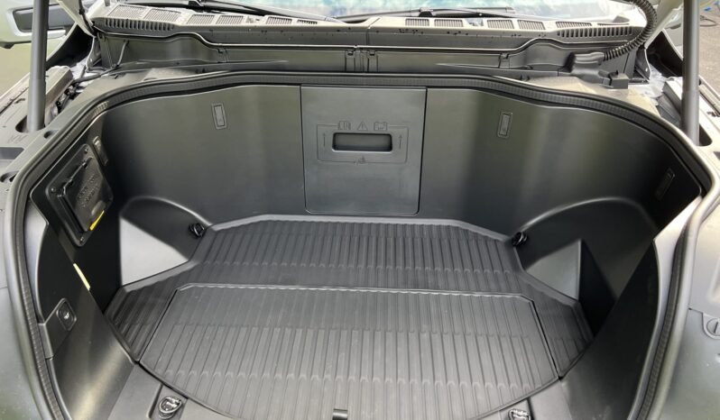 
								2022 Ford F-150 Lightning full									