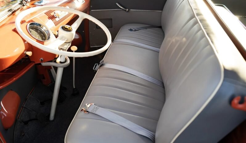 
								1960 Volkswagen Type 2 Deluxe Bus full									