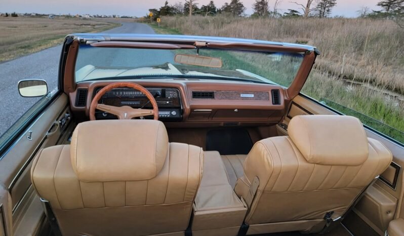 
								1970 Pontiac Bonneville V8 full									