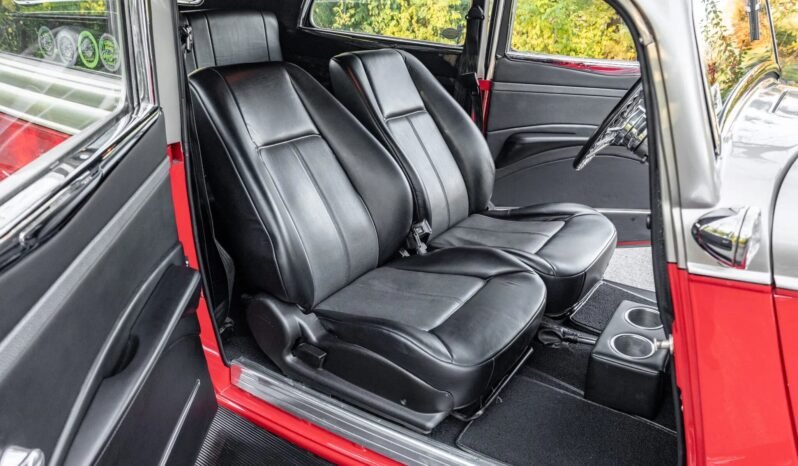 
								1934 Ford Tudor Deluxe V8 full									