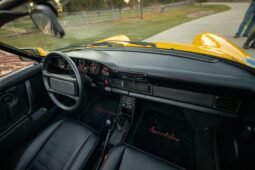 
										1989 Porsche 911 Speedster full									