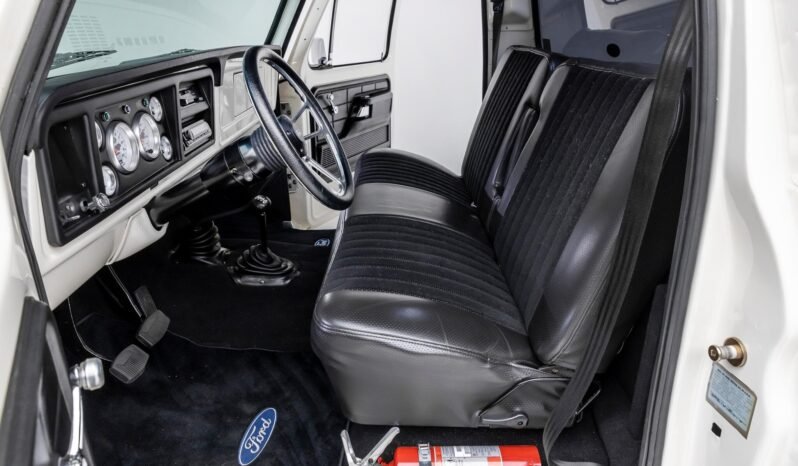 
								1976 Ford F-250 full									