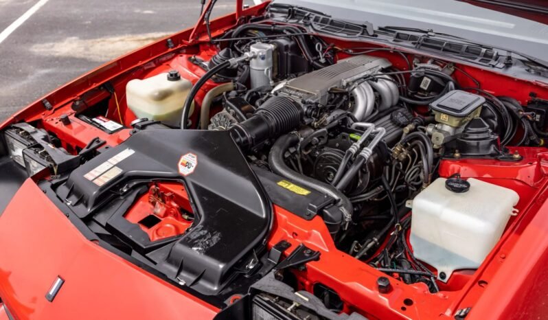 
								1985 Chevrolet Camaro IROC-Z T-Top full									