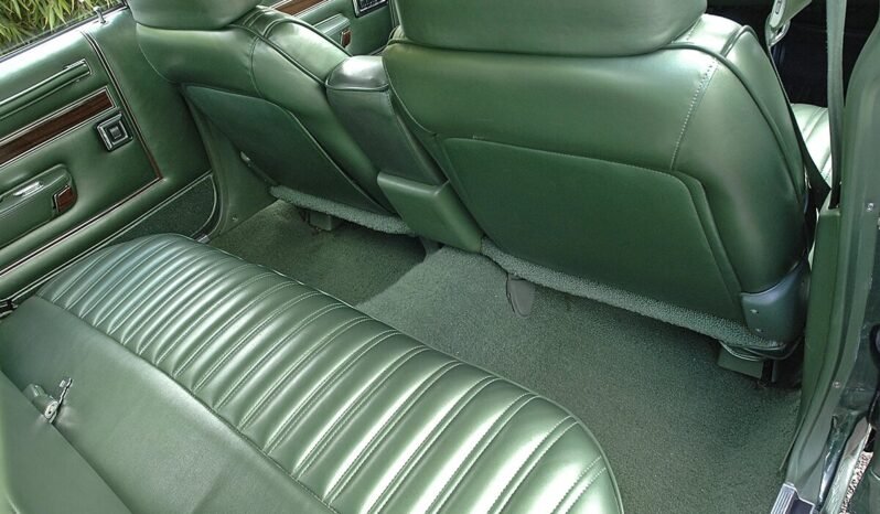 
								1978 Chrysler LeBaron Town Country V8 full									