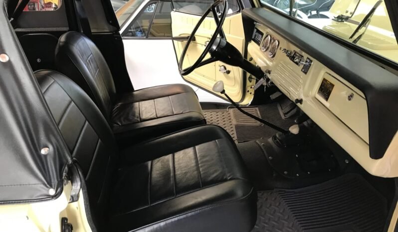 
								1971 Jeep Jeepster Commando full									