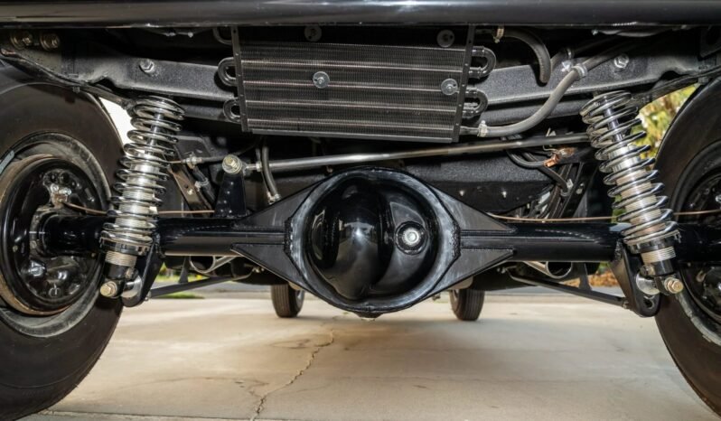 
								1933 Ford 5-Window V8 full									