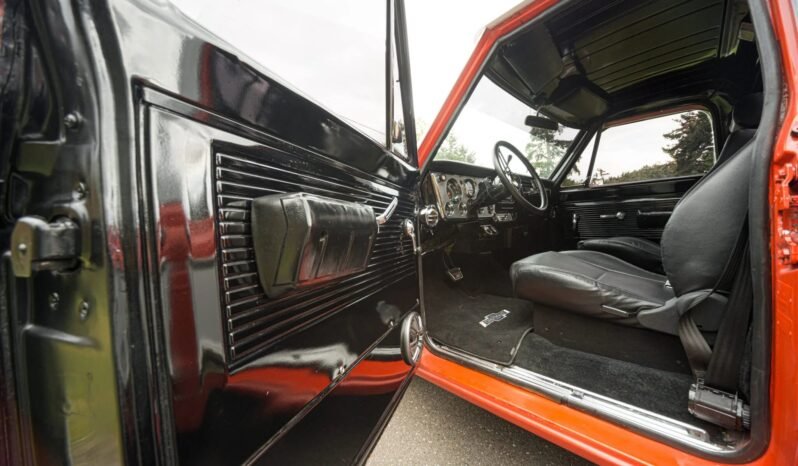 
								1968 Chevrolet C10 full									