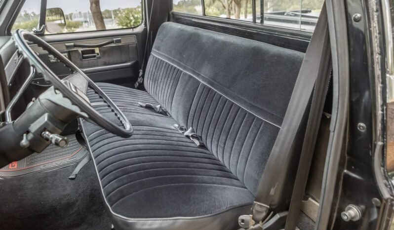 
								1987 GMC R1500 Sierra Classic full									