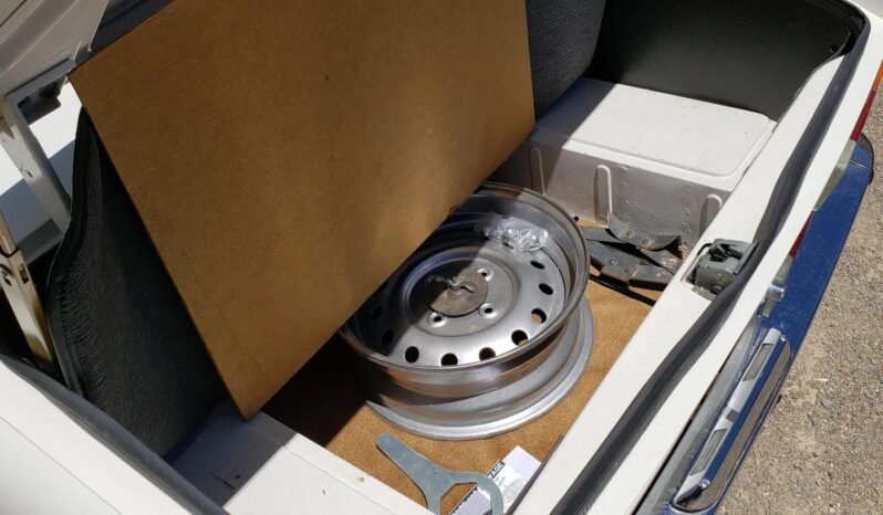 
								1971 Triumph TR6 White full									