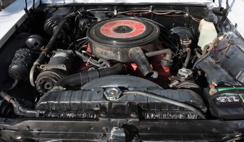 
								1965 Buick Riviera White full									