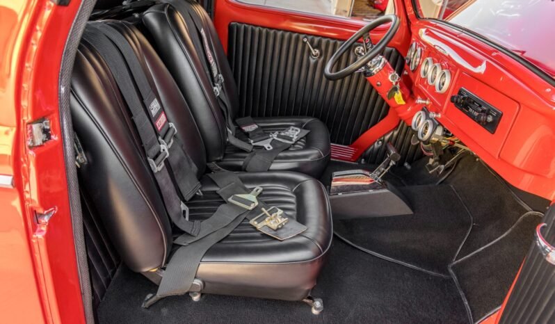 
								1940 Willys Model 440 full									