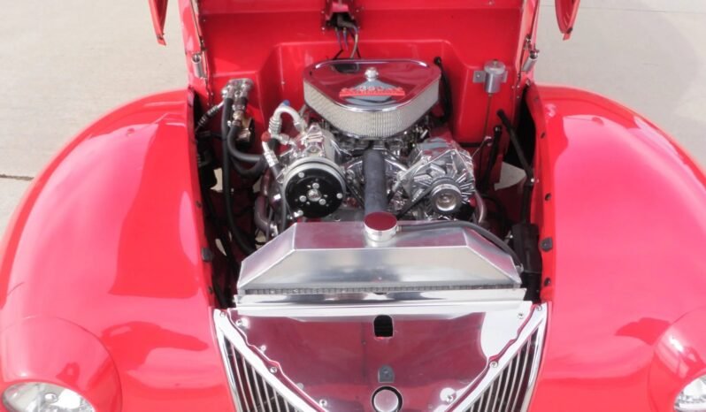 
								1941 Ford Deluxe Tudor Sedan full									