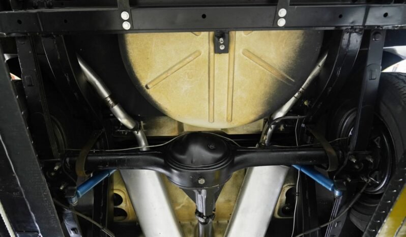 
								1958 Chevrolet Corvette V8 Yellow full									