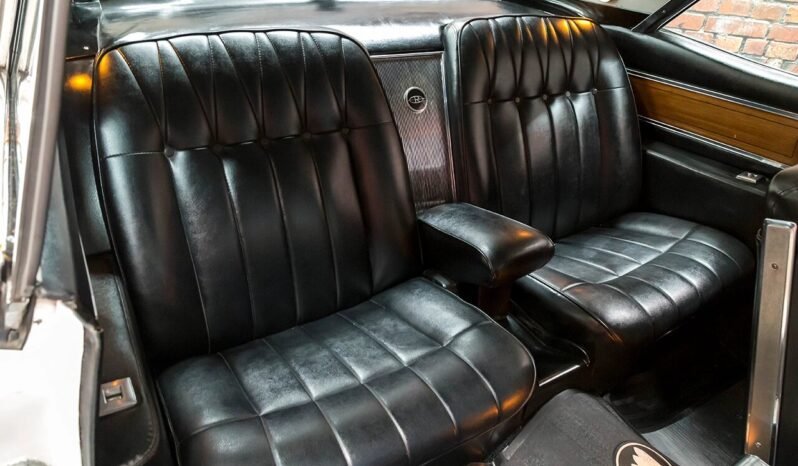 
								1965 Buick Riviera Arctic White full									