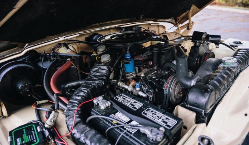 
								1983 Jeep Cherokee Laredo full									