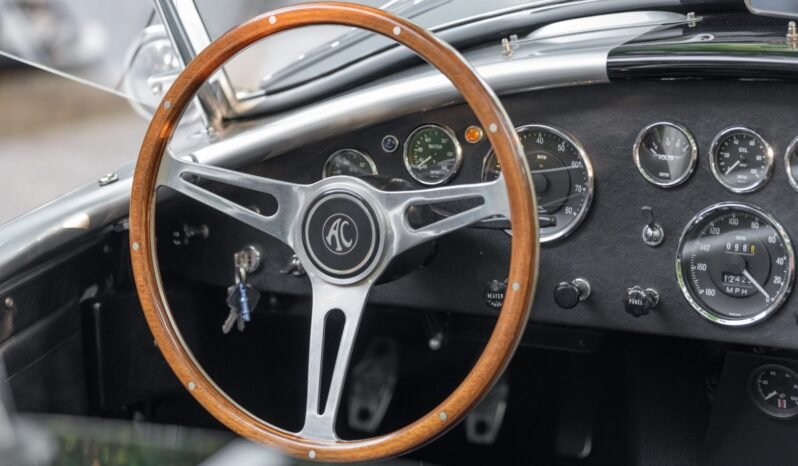 
								1964 Superformance MKIII Shelby Cobra V8 full									