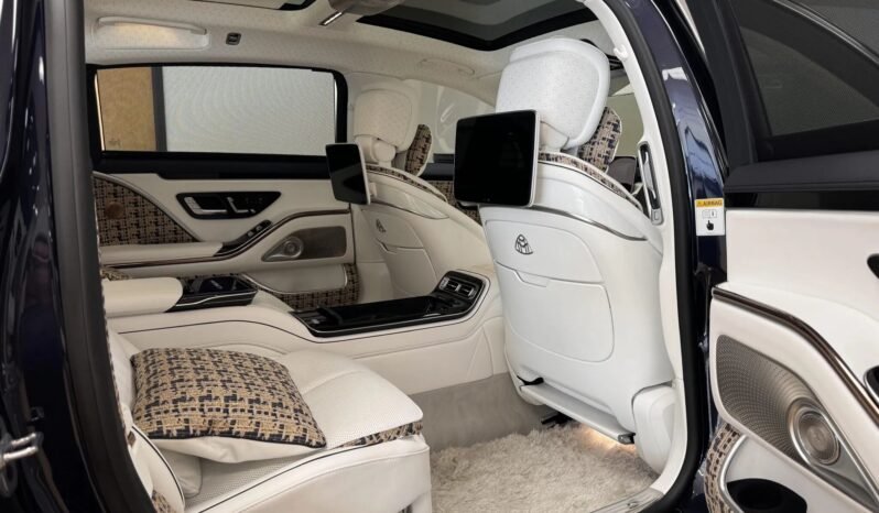 
								2023 Mercedes-Maybach S680 4MATIC full									