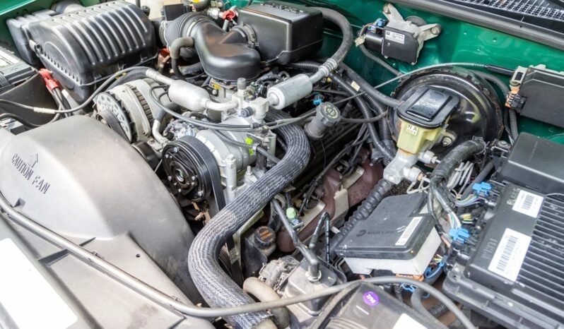 
								1999 Chevrolet K1500 Suburban LT 4X4 full									