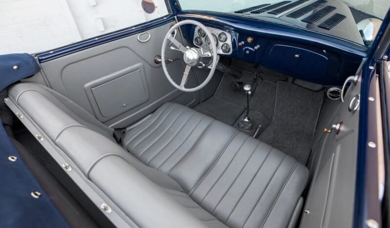 
								1933 Ford Cabriolet Street Rod full									