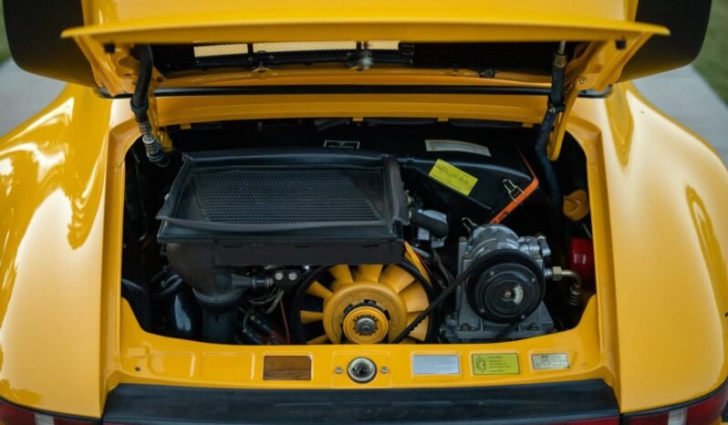 
								1989 Porsche 911 Speedster full									