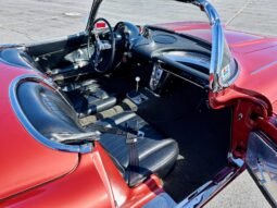 
										1960 Chevrolet Corvette 283 V8 full									