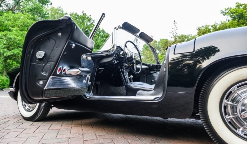 
								1961 Chevrolet C1 Corvette 4-Speed full									