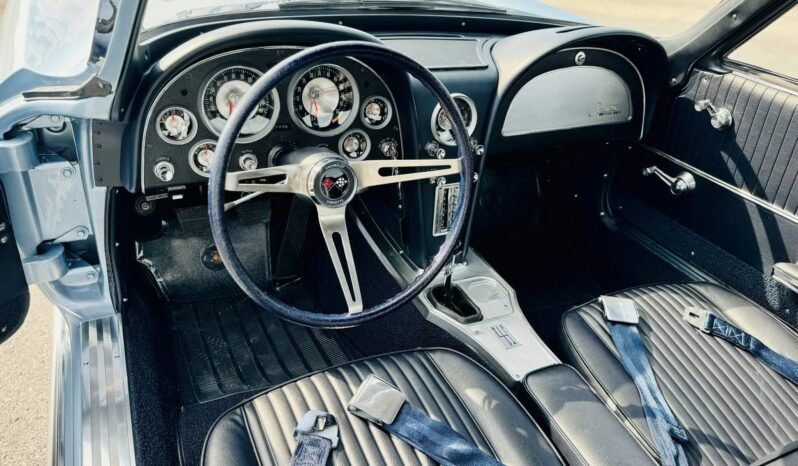 
								1963 Chevrolet Corvette Split-Window Coupe 4-Speed full									