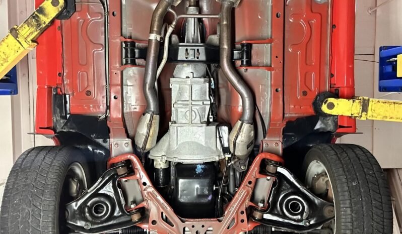 
								1993 Ford Mustang SVT Cobra 5-Speed full									