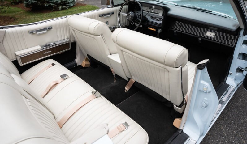 
								1967 Lincoln Continental V8 full									