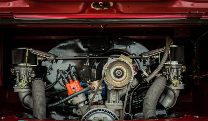 
								1966 Volkswagen Type 2 Deluxe Bus full									