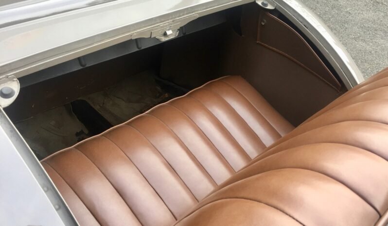 
								1933 Ford Deluxe 3-Window Coupe V8 full									