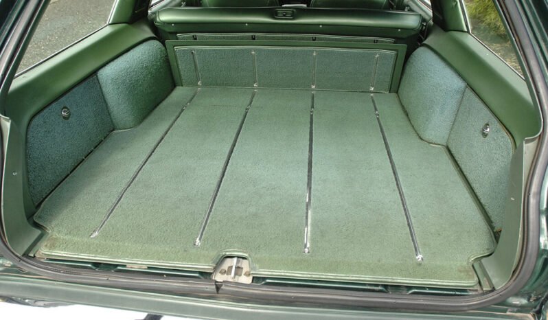 
								1978 Chrysler LeBaron Town Country V8 full									