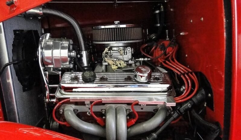 
								1932 Ford 5-Window Coupe full									