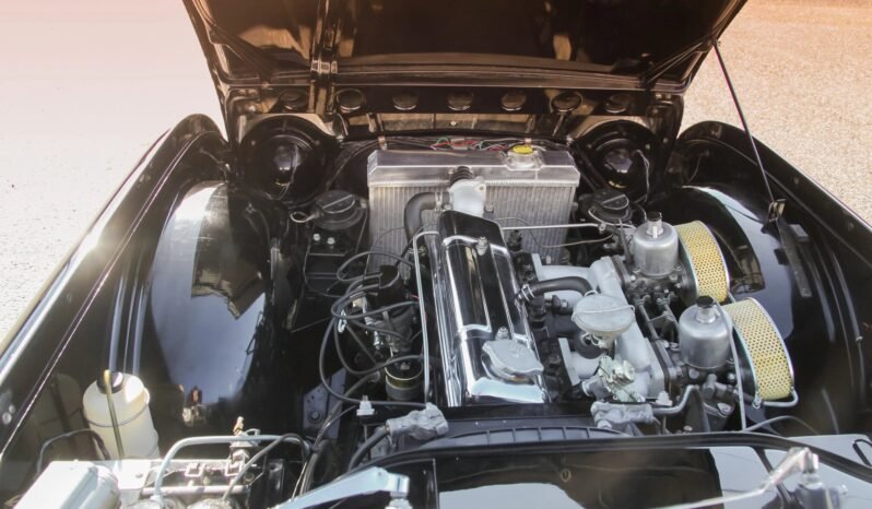 
								1967 Triumph TR4A IRS full									