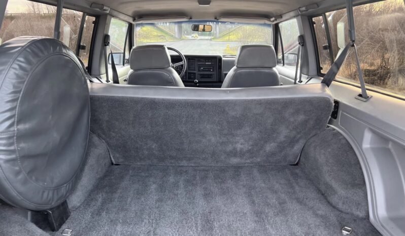 
								1993 Jeep Cherokee Sport XJ full									