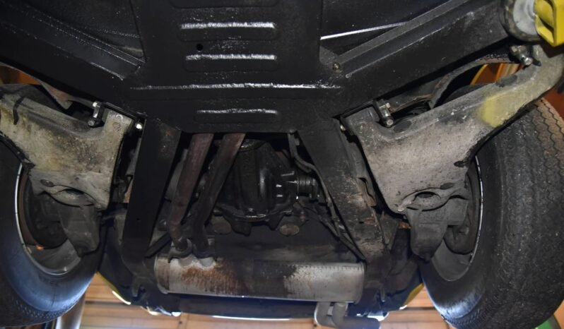 
								1975 Triumph TR6 Roadster full									