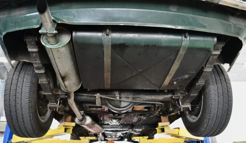 
								1965 MG MGB Roadster full									