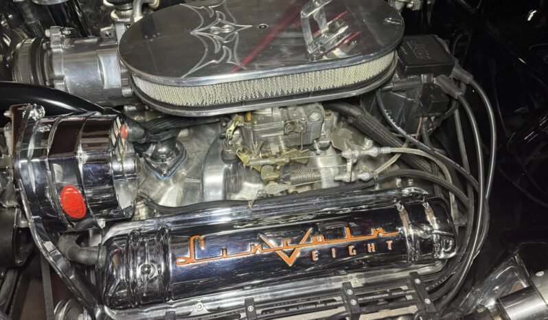 
								1937 Lincoln Zephyr full									