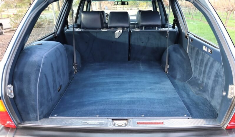 
								1985 Mercedes-Benz 300TD Wagon full									