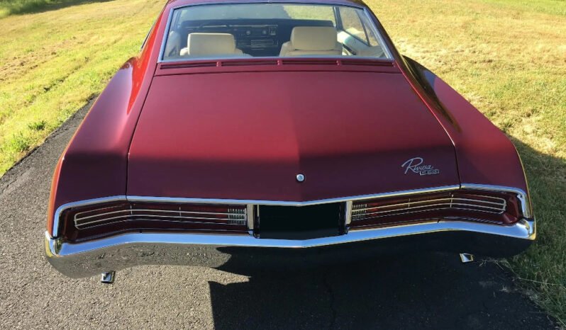 
								1967 Buick Riviera GS Red full									