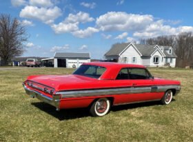 1962 Oldsmobile Starfire V8