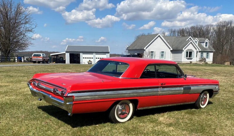 
								1962 Oldsmobile Starfire V8 full									