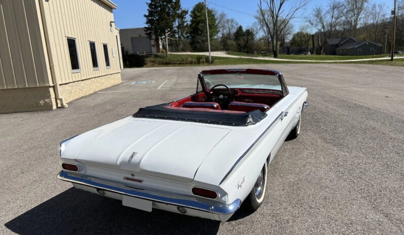 
								1962 Pontiac Tempest LeMans full									