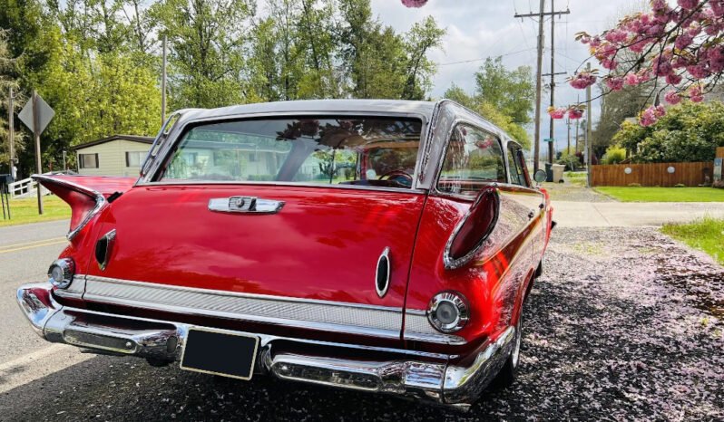
								1961 Chrysler Newport Town and Country Wagon full									