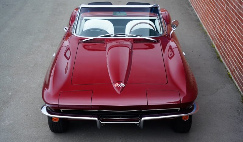 
								1965 Chevrolet C2 Corvette full									