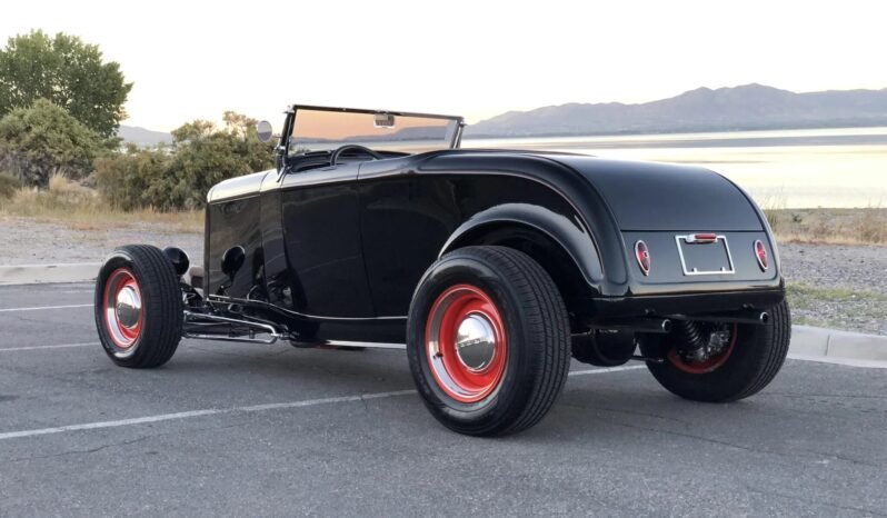 
								1932 Ford Highboy Roadster Black full									