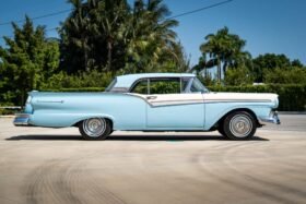 1957 Ford Fairlane 500 Skyliner