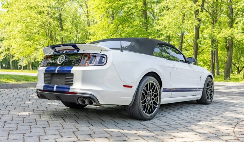 
								2013 Ford Mustang Shelby GT500 V8 full									